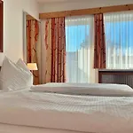Gartenhotel Garni Pension B&B
