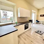 Schoenes Tiny House Im Herzen Innsbrucks Mit Garten