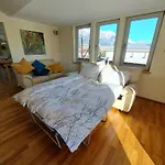 Grosse Exklusive Wohnung Mit Balkon Und Fantastischer Aussicht Auf Die Bergwelt Inkl Privatem Parkplatz Mit E-Ladestation