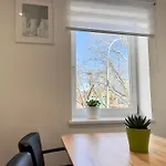 Central 4 Room Apt Min Stay 30 Days