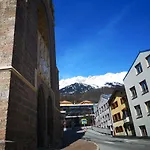 Sankt-Nikolaus Old Town City Apartment
