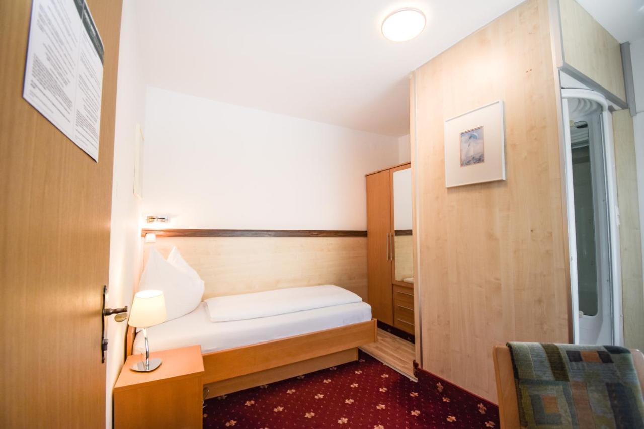 Gartenhotel Garni Hotel 2*