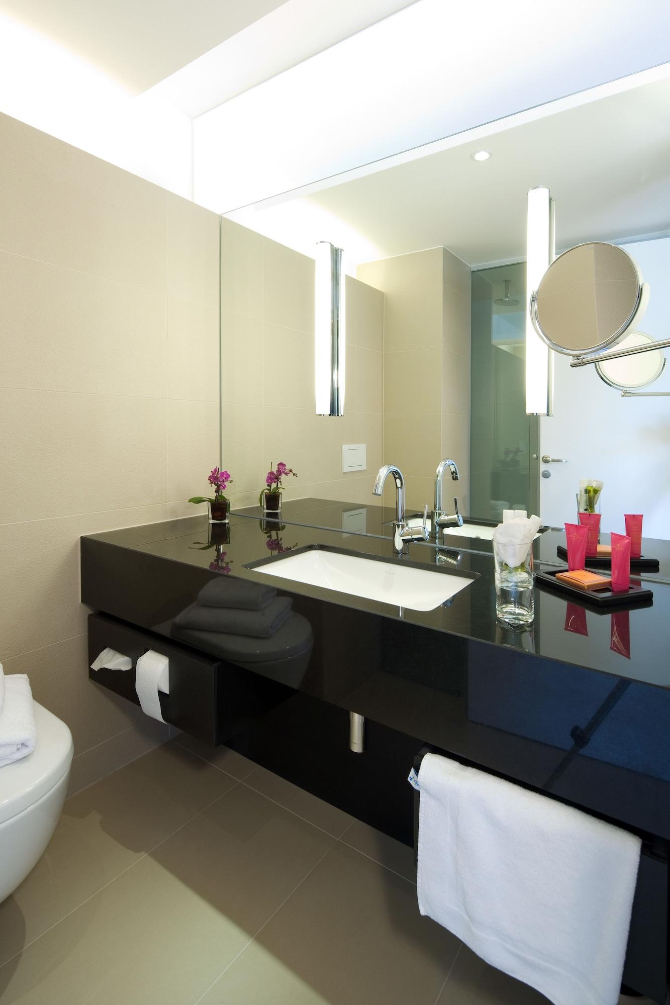 Penz West Hotel 4*
