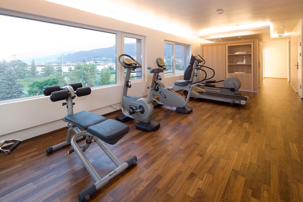 Penz West Hotel 4*