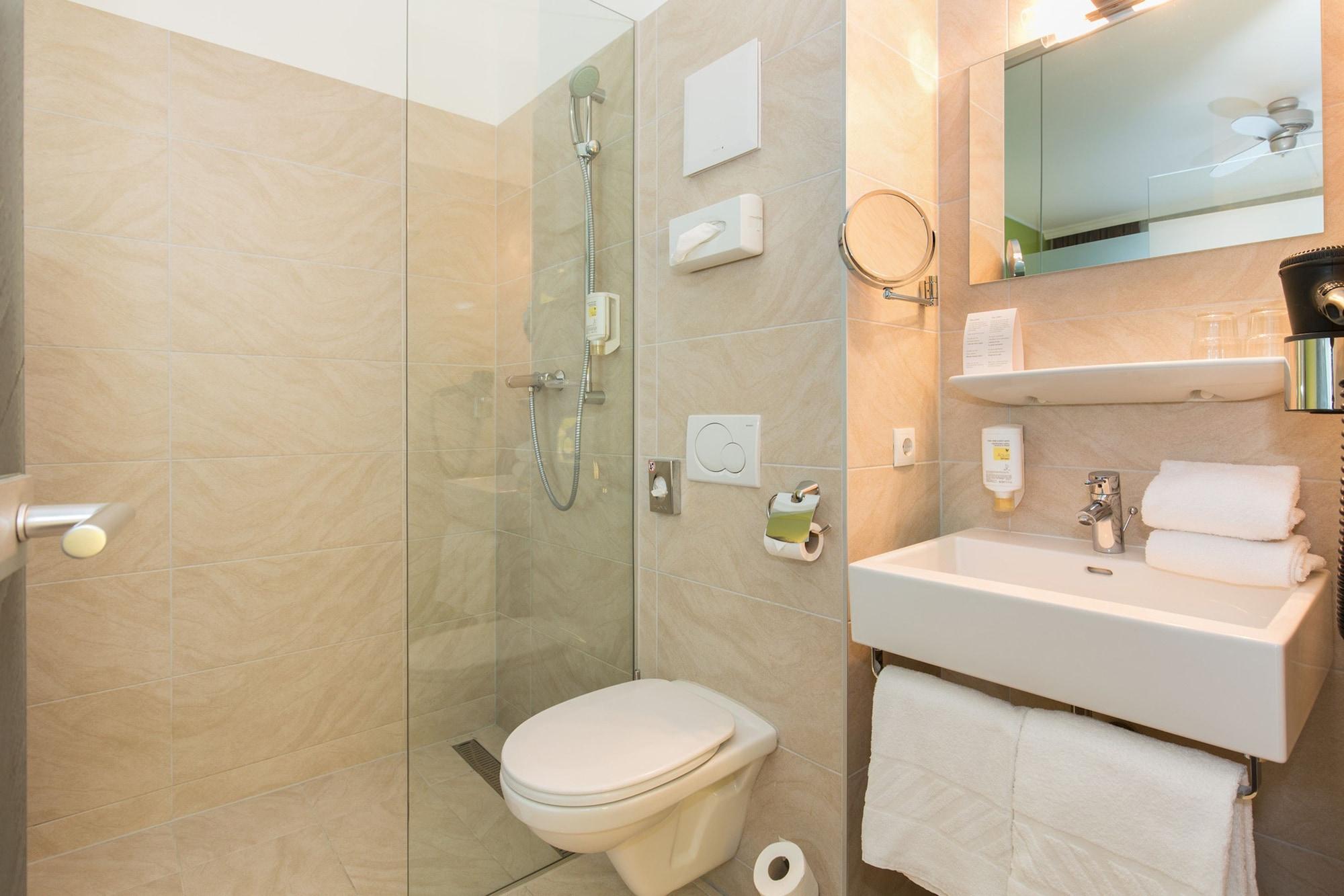 Hotel Basic 3*