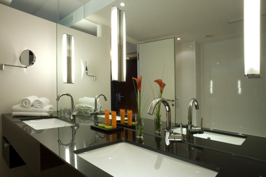 Penz West Hotel 4*