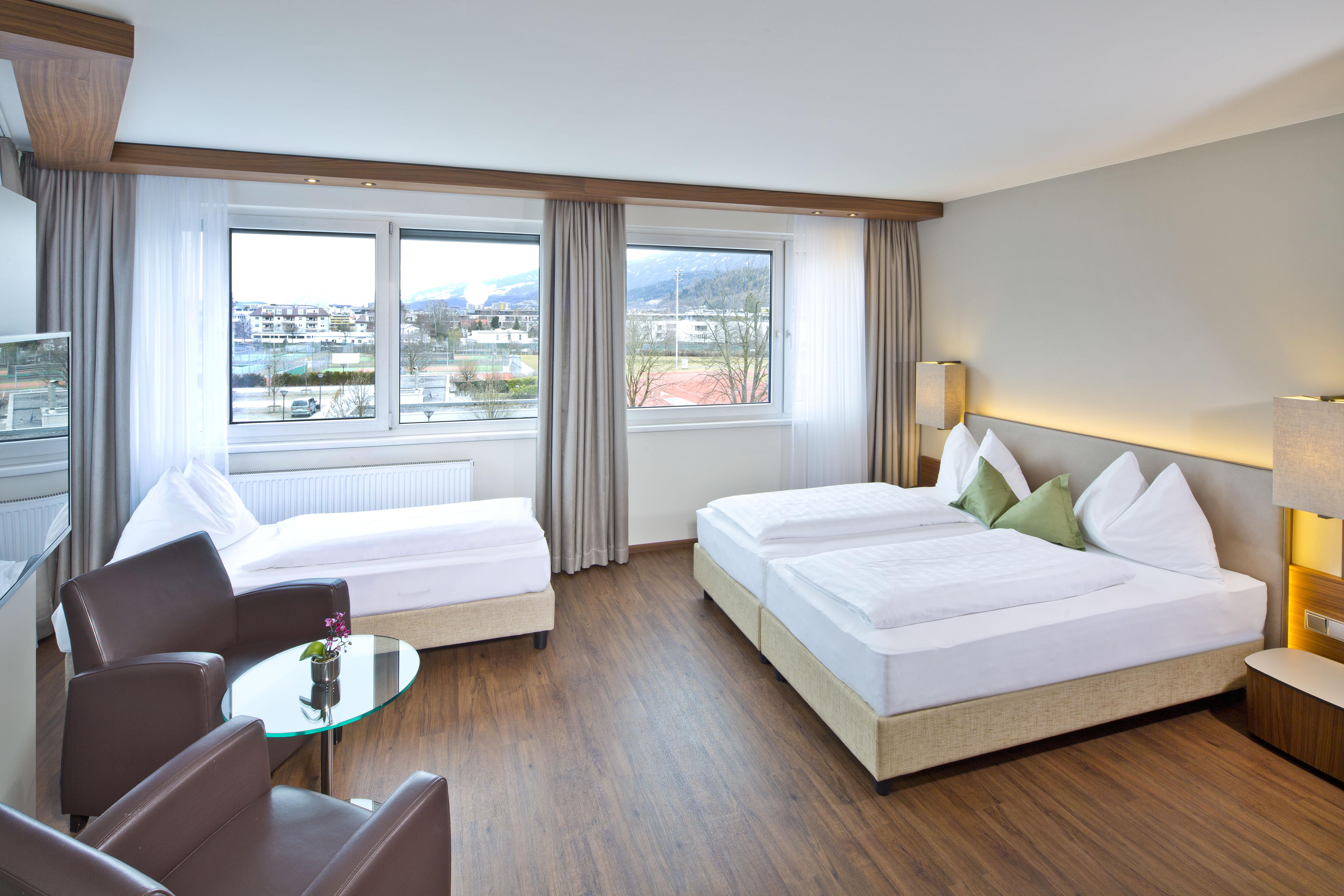 Hotel Penz West 4*