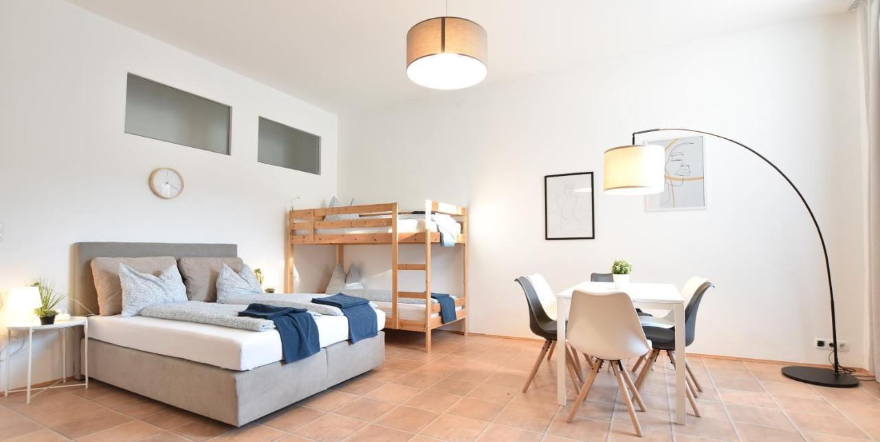 Super With Free Parking Apartment