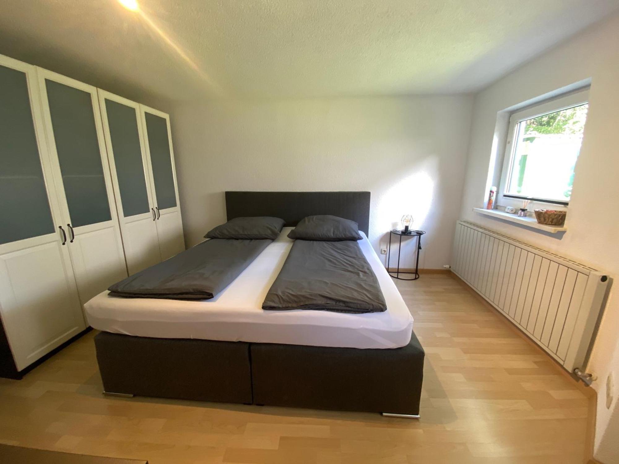 Charmante, Ruhige In *