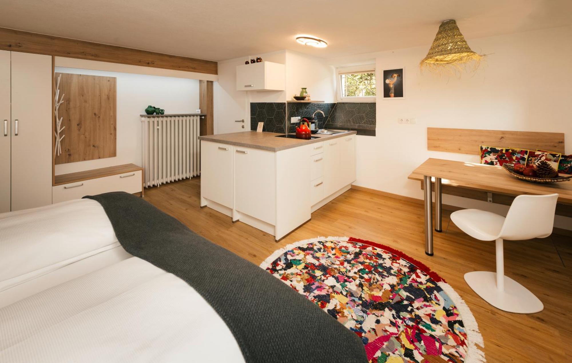 Marwa - Eine Ruheoase Im Gruenen Homestay Innsbruck