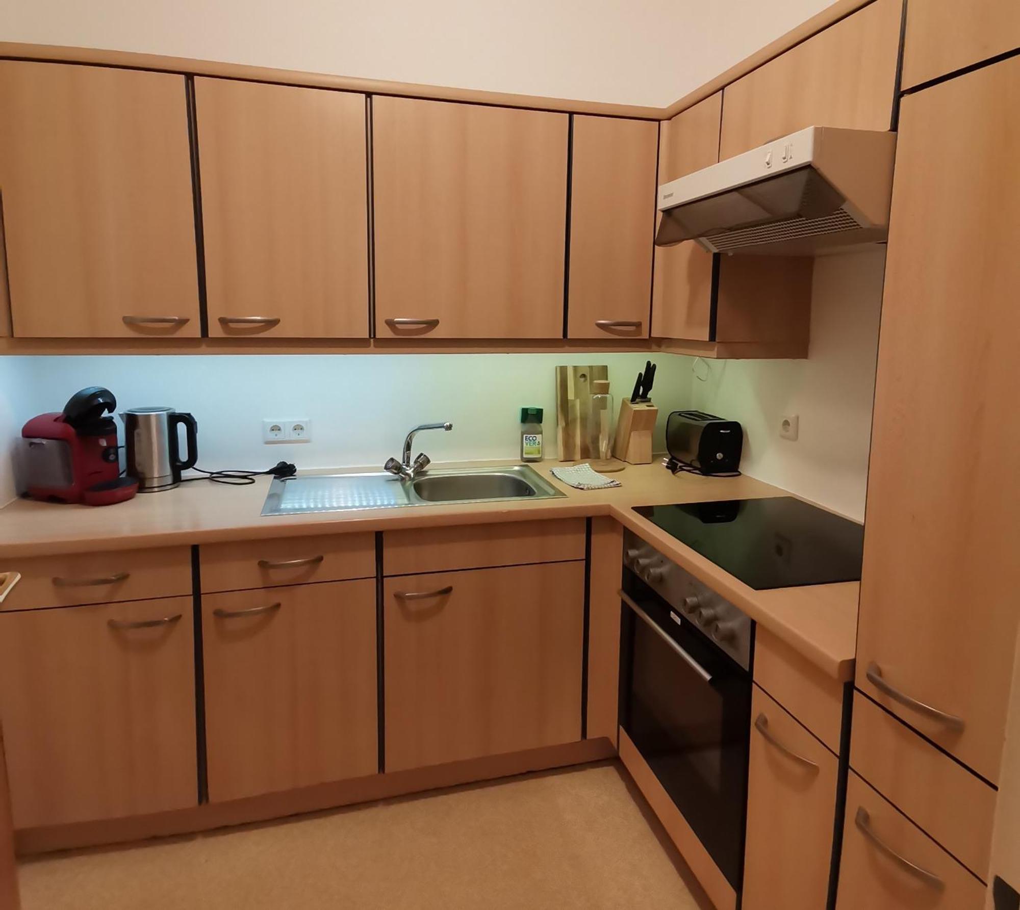 Center Golden Roof Apartment *