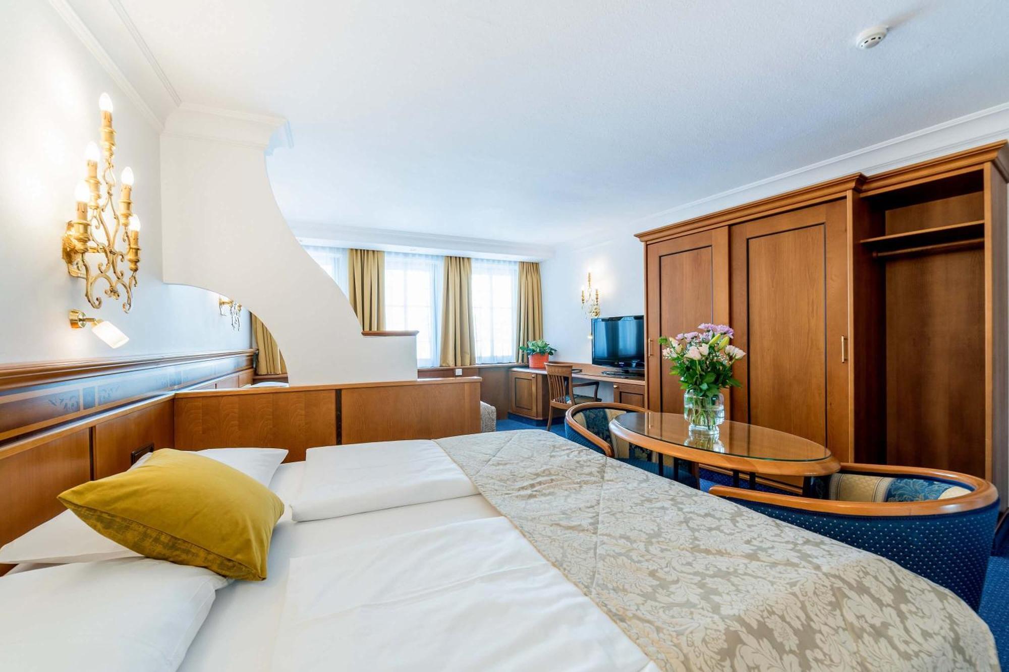 Mondschein Hotel 4*