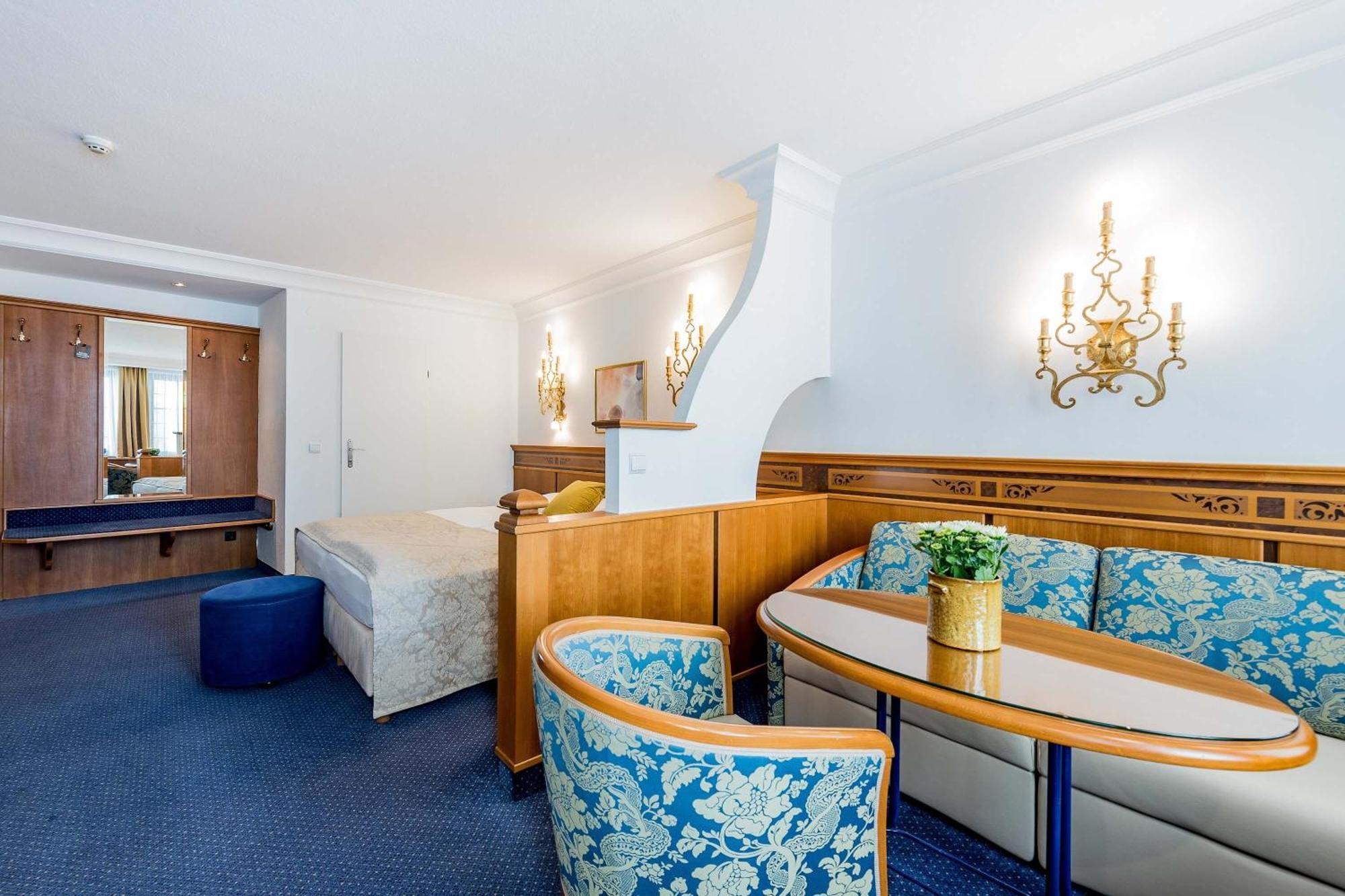 Mondschein Hotel 4*
