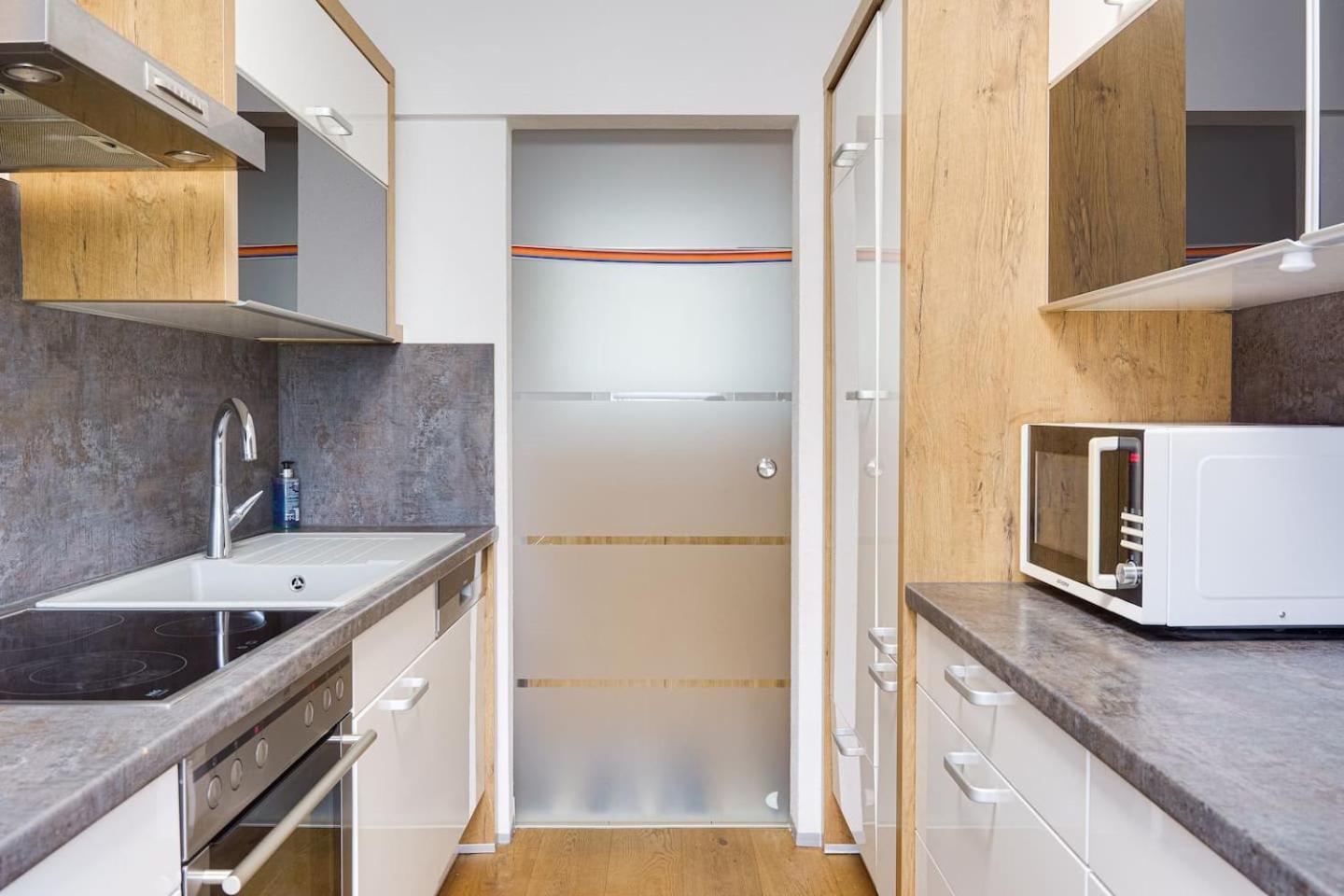 Wunderschoene Helle Apartment Min Stay 30 Days * Innsbruck