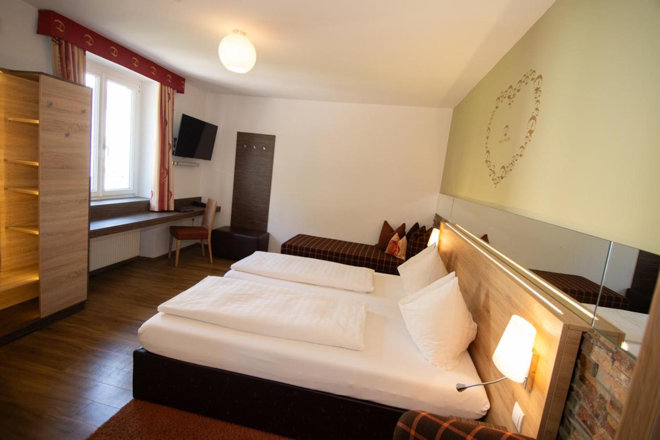 Dollinger Hotel