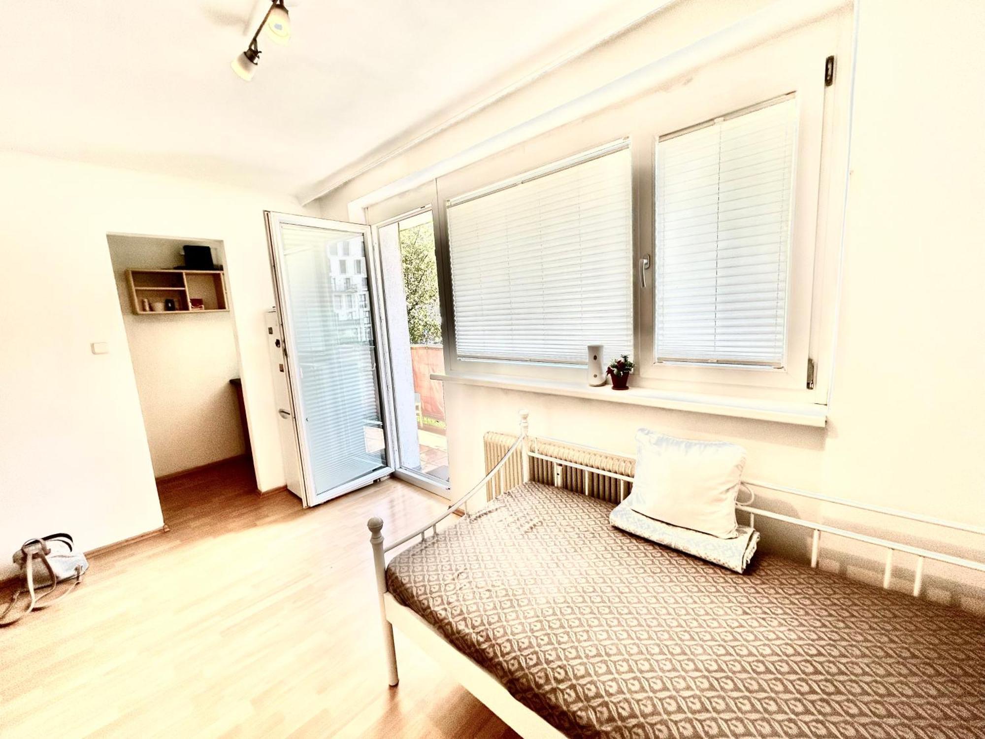 Apartment Anybody *