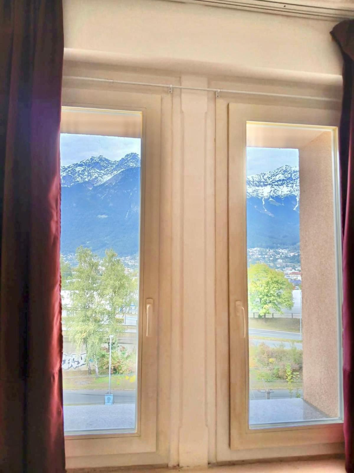 Anybody 2 * Innsbruck