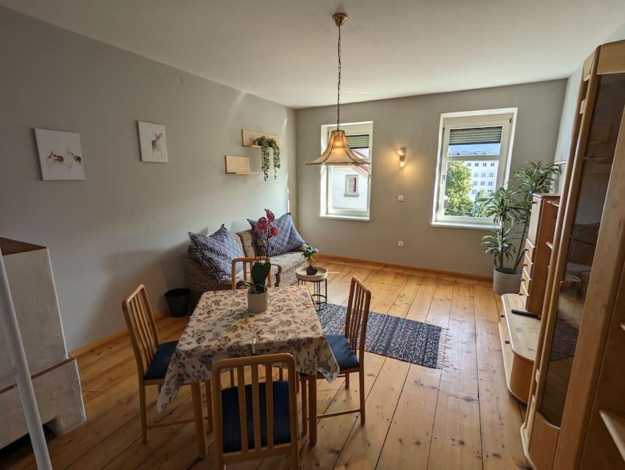 Spacious In Tyrolean Flat *