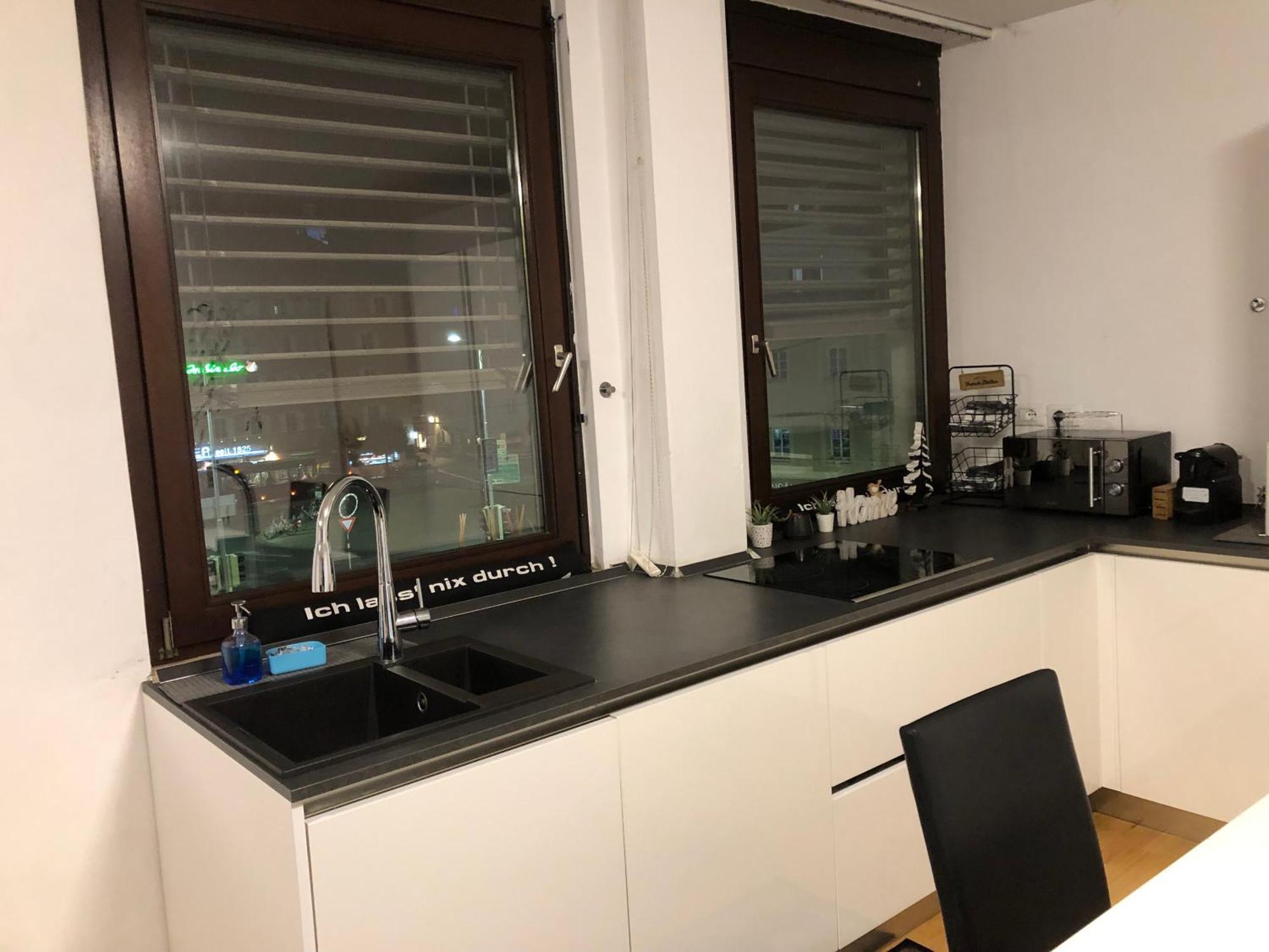 Apartment Charmante 2-zimmer 1 Wohnzimmer Im Zentrum Von Innsbruck, Wifi