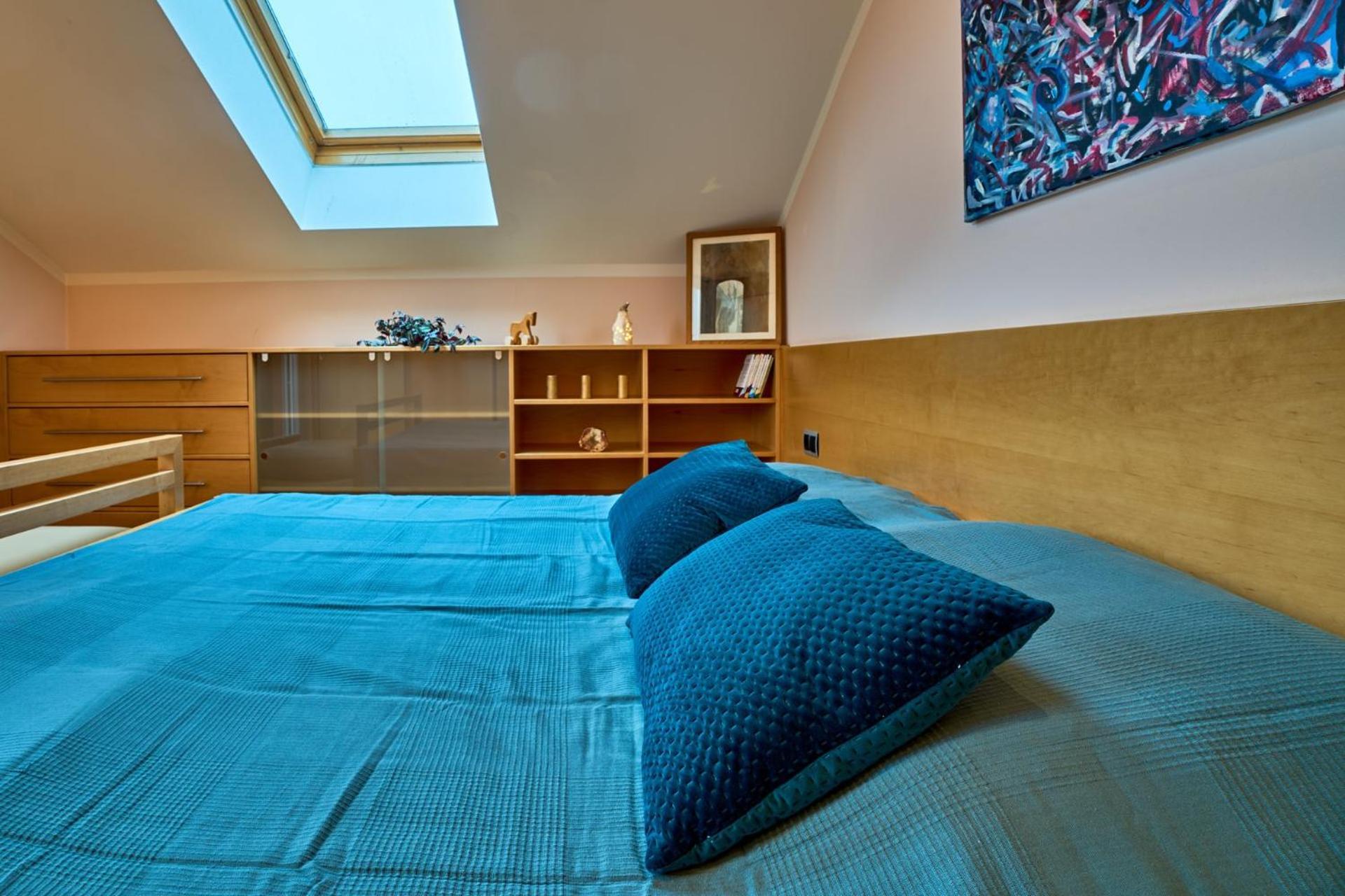 Grosse Exklusive Mit Balkon Und Fantastischer Aussicht Auf Bergwelt Inkl Privatem Parkplatz Mit E-ladestation Apartment *