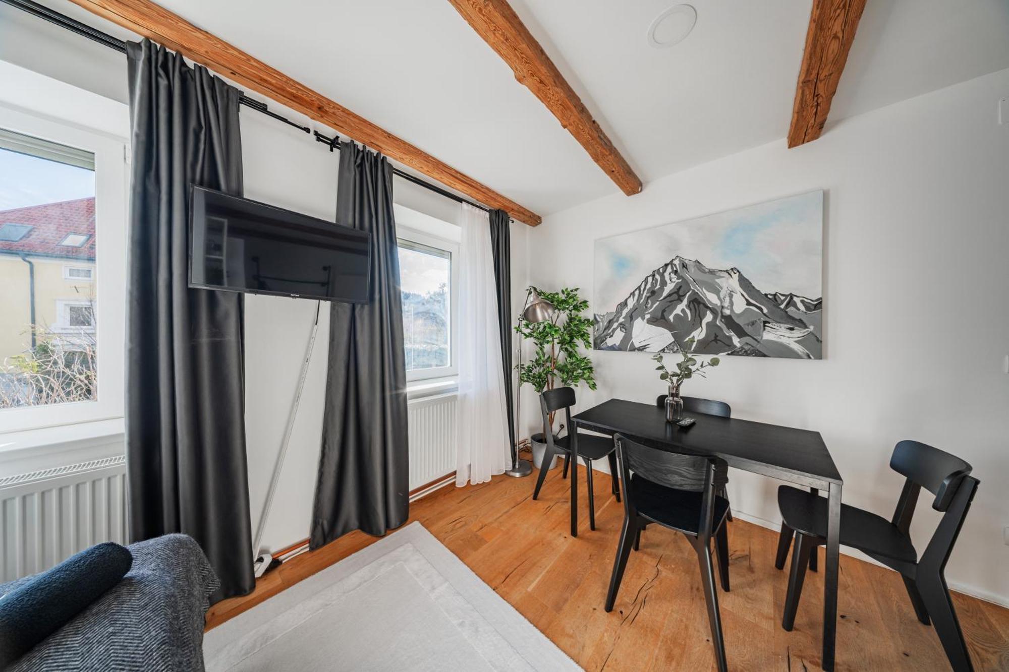 Innsbruck City Chalet Aparthotel