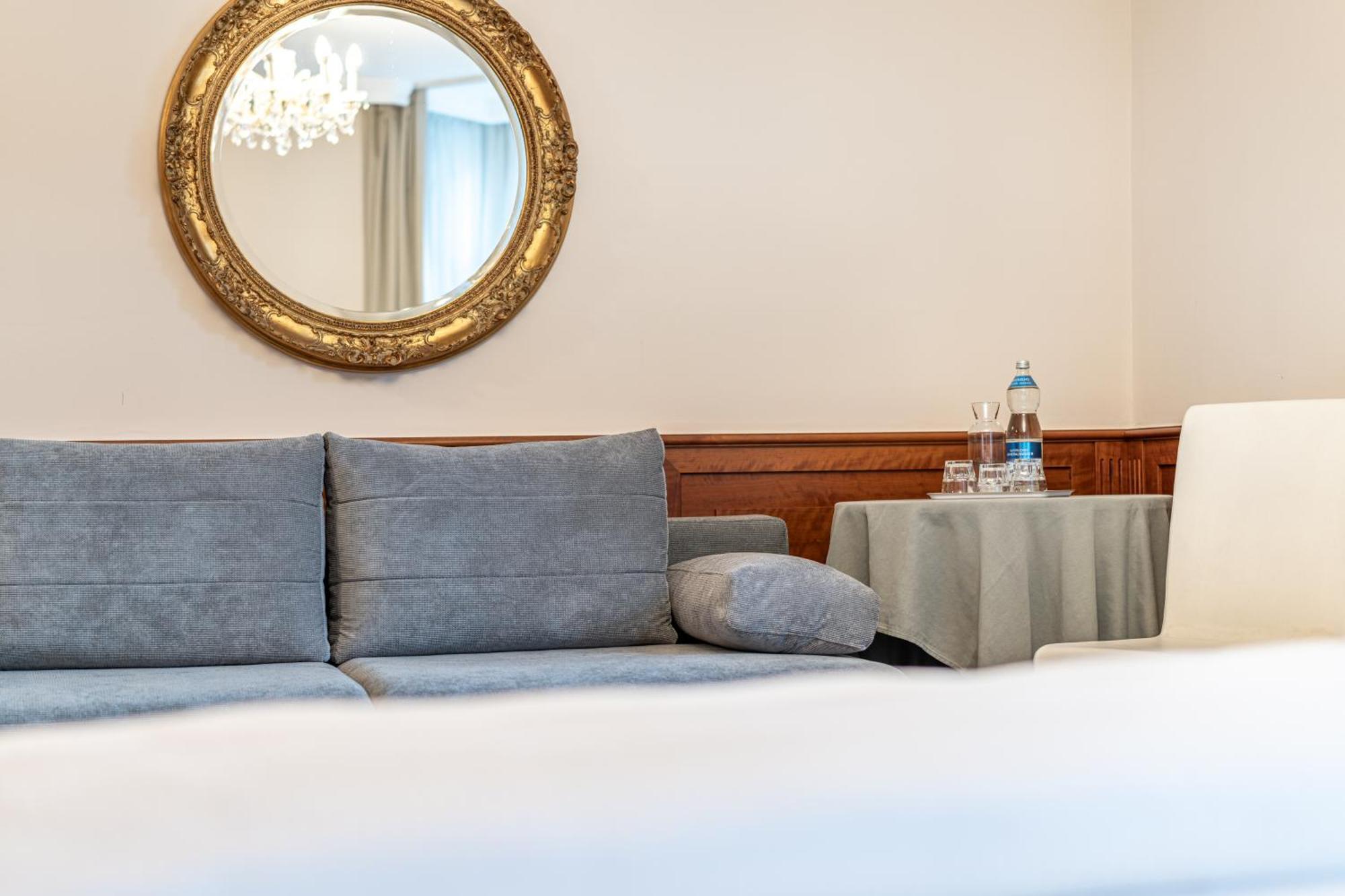 Neue Post I Self Check-in Hotel