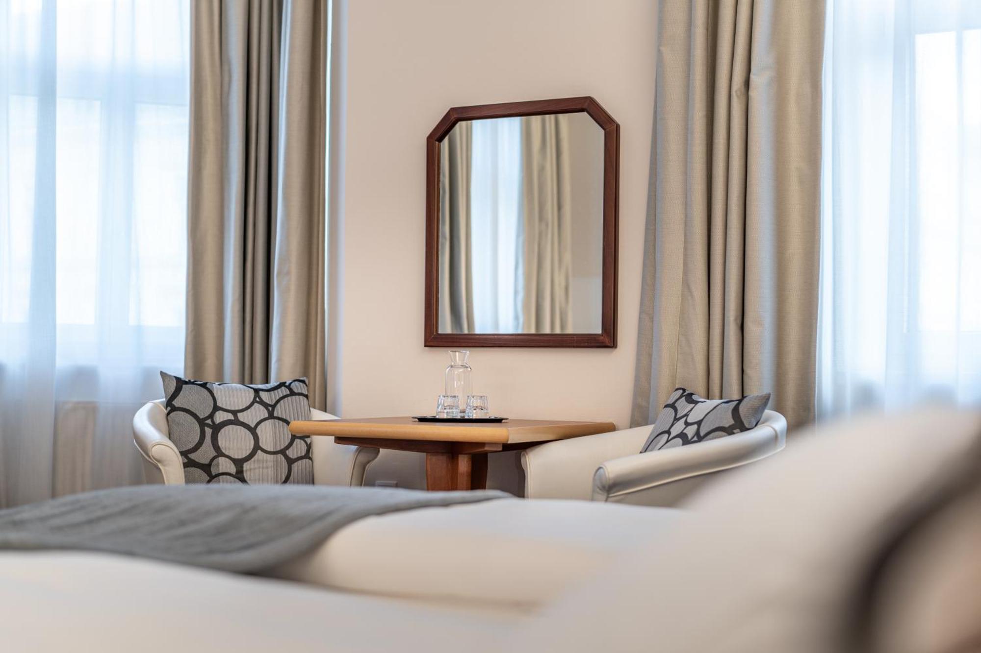 Neue Post I Self Check-in Hotel 4*