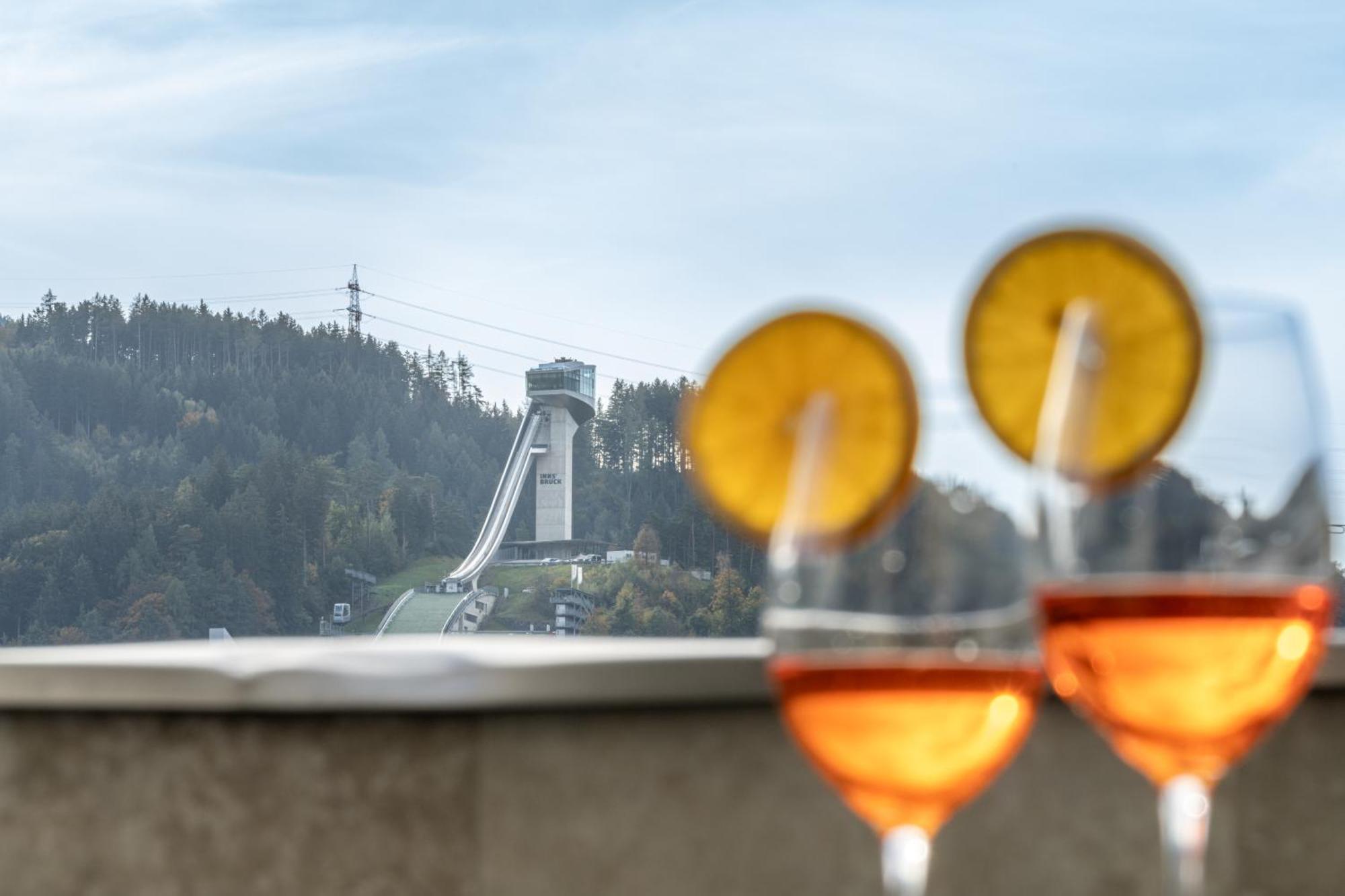 Neue Post I Self Check-in 4* Innsbruck