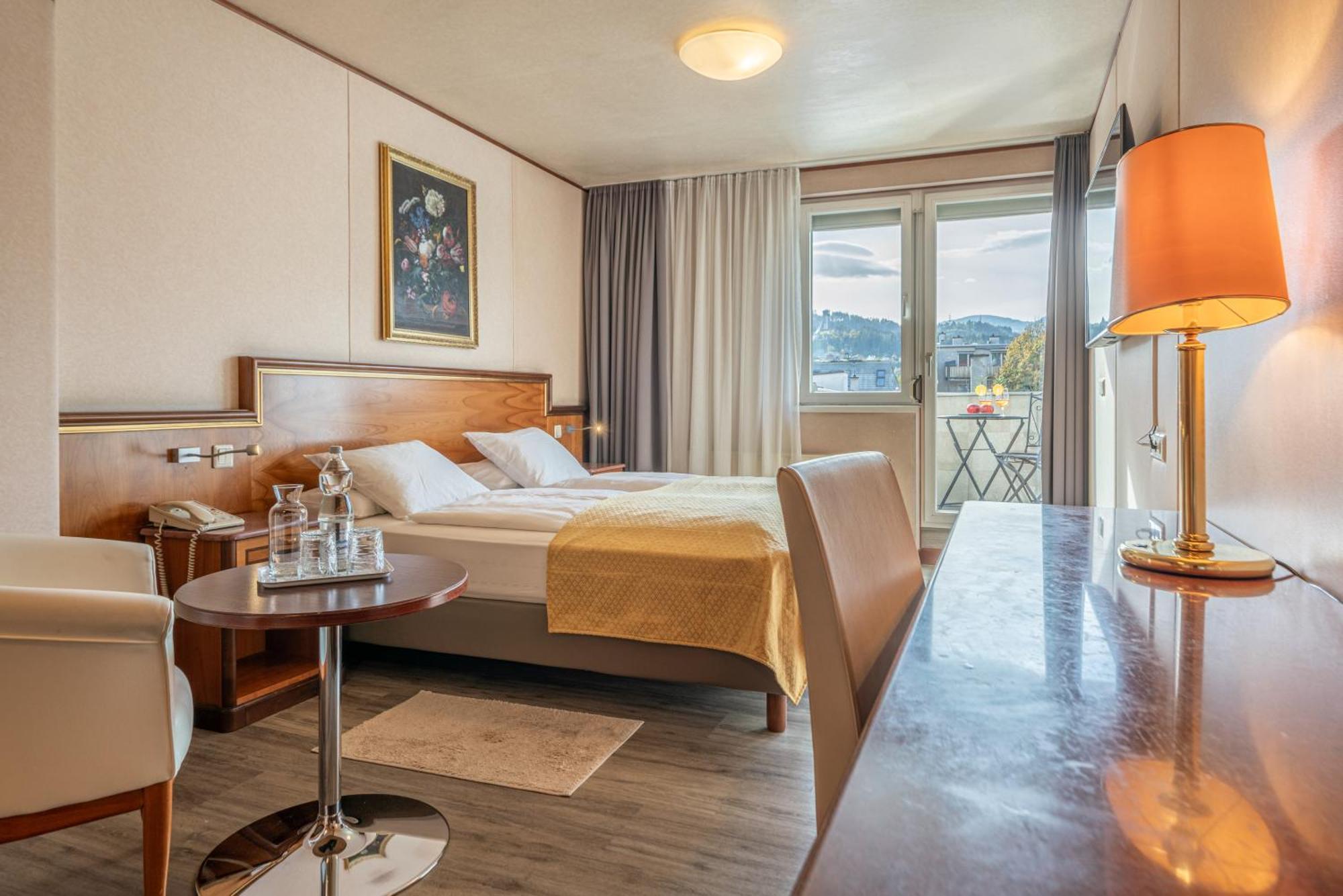 Neue Post I Self Check-in Hotel