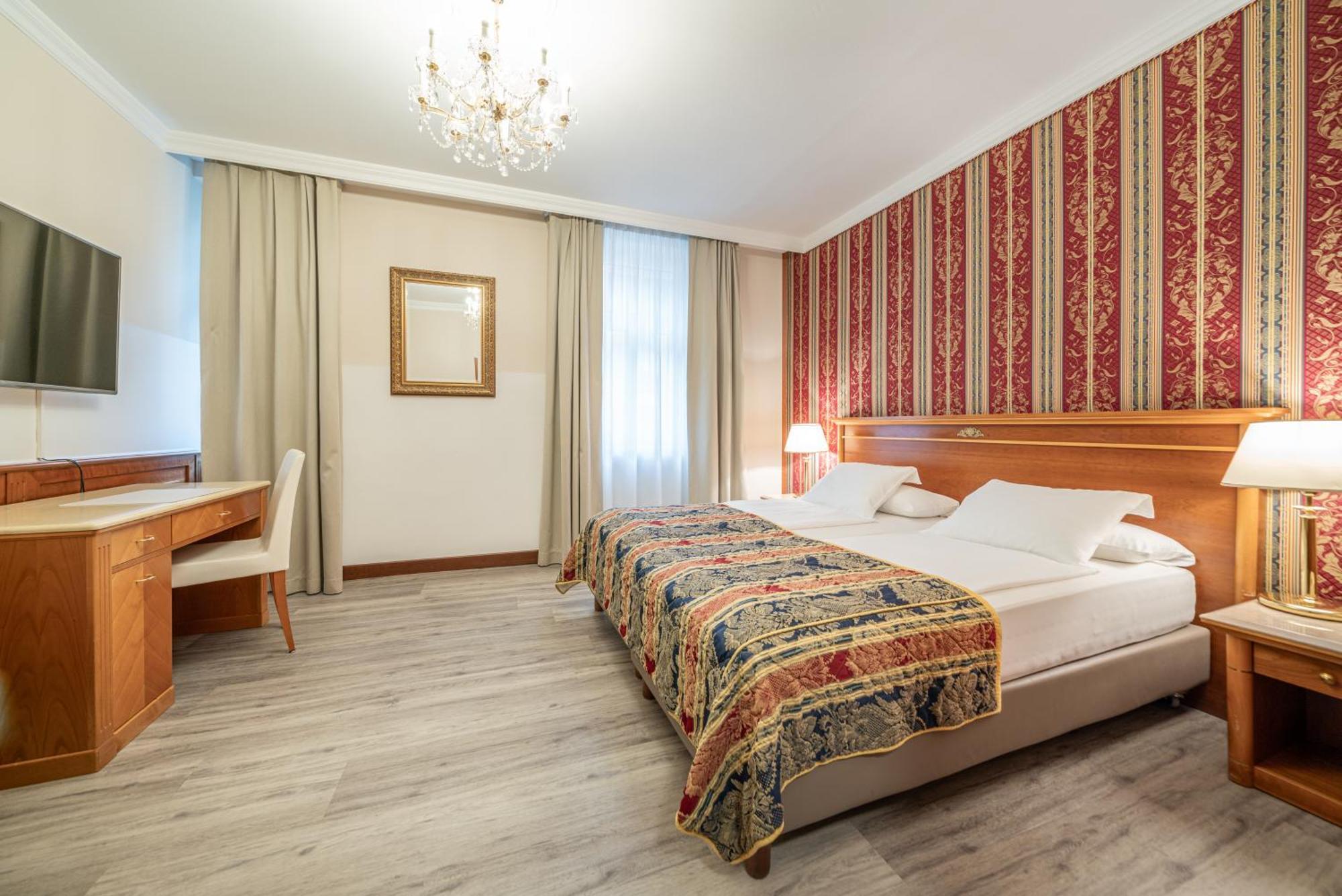 Neue Post I Self Check-in Innsbruck