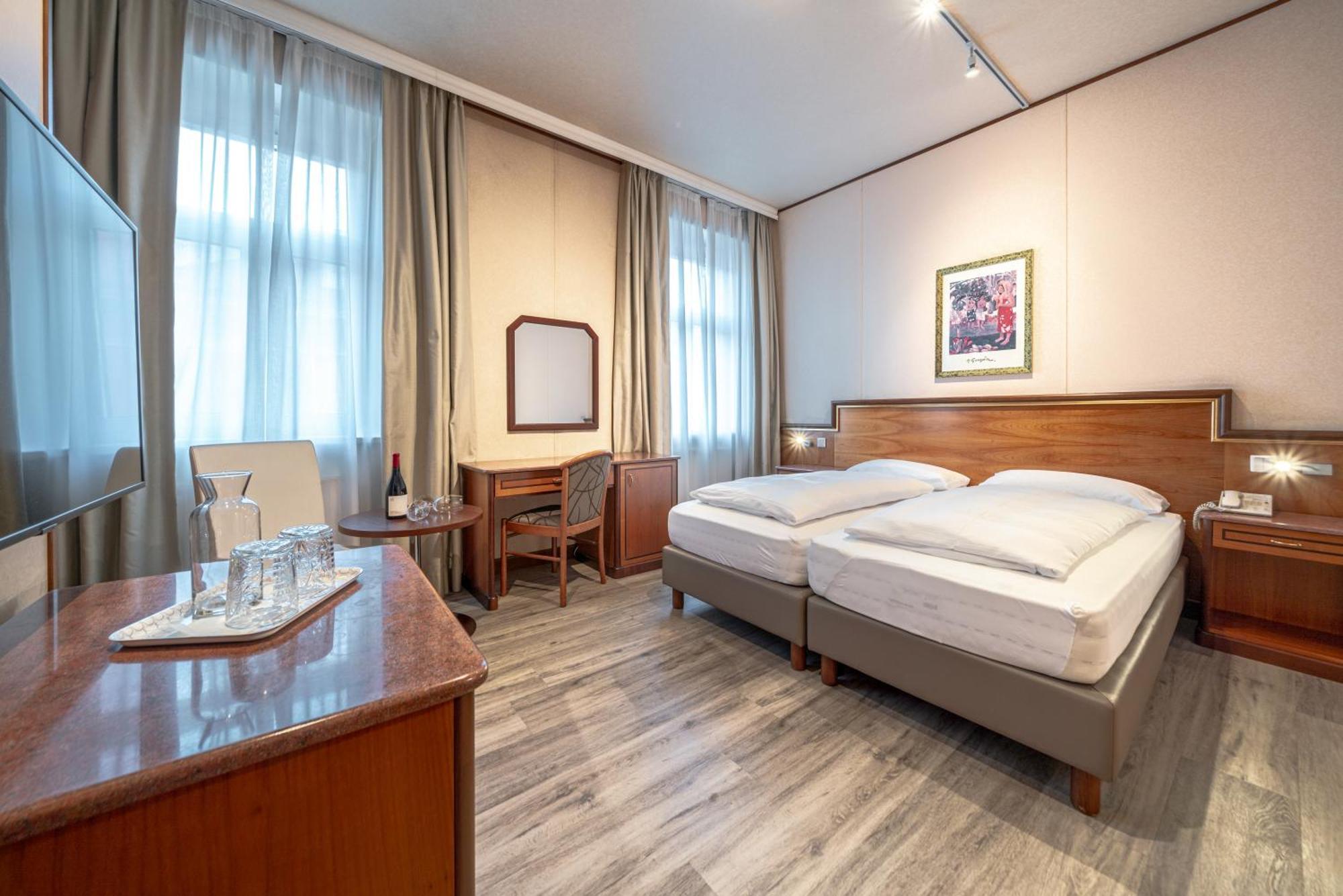 Neue Post I Self Check-in Hotel