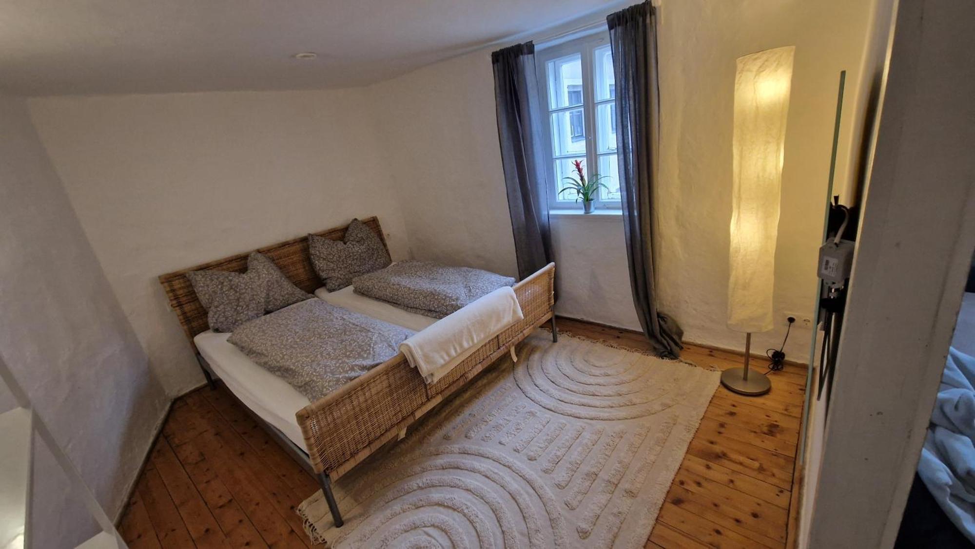 Historical Goldenes Dachl Apartment