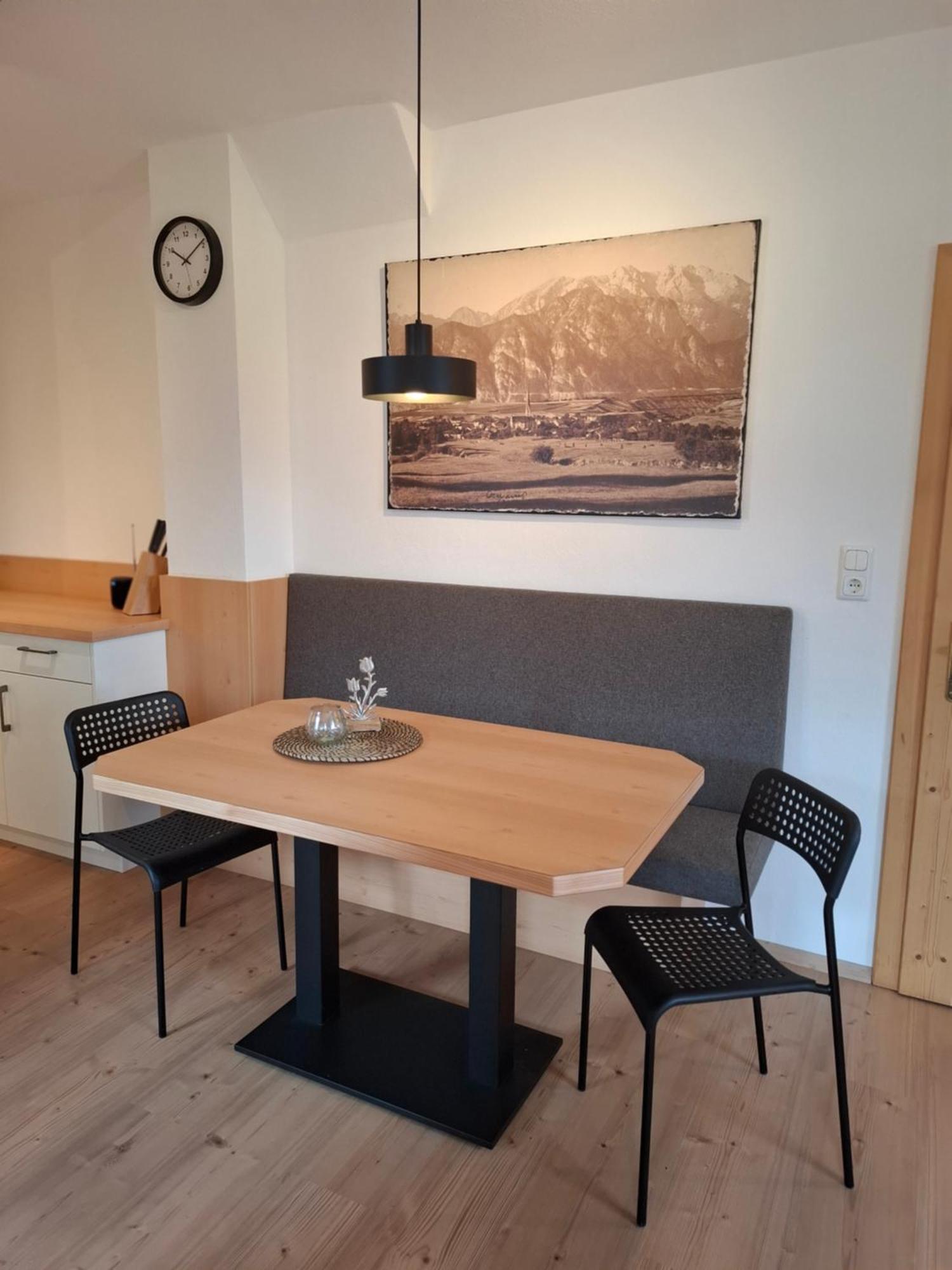 Hell Hof Apartment Innsbruck