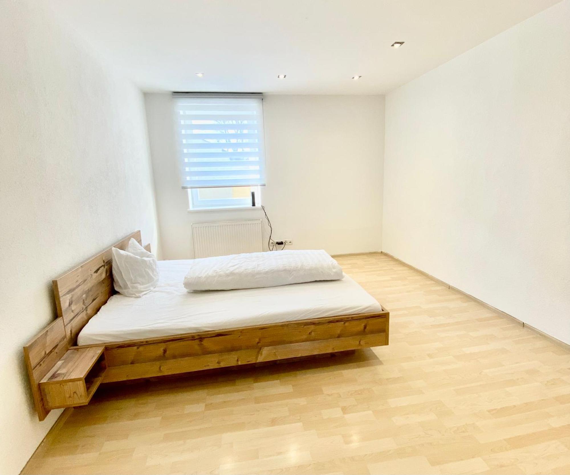 Apartment 4 Min 30 Days
