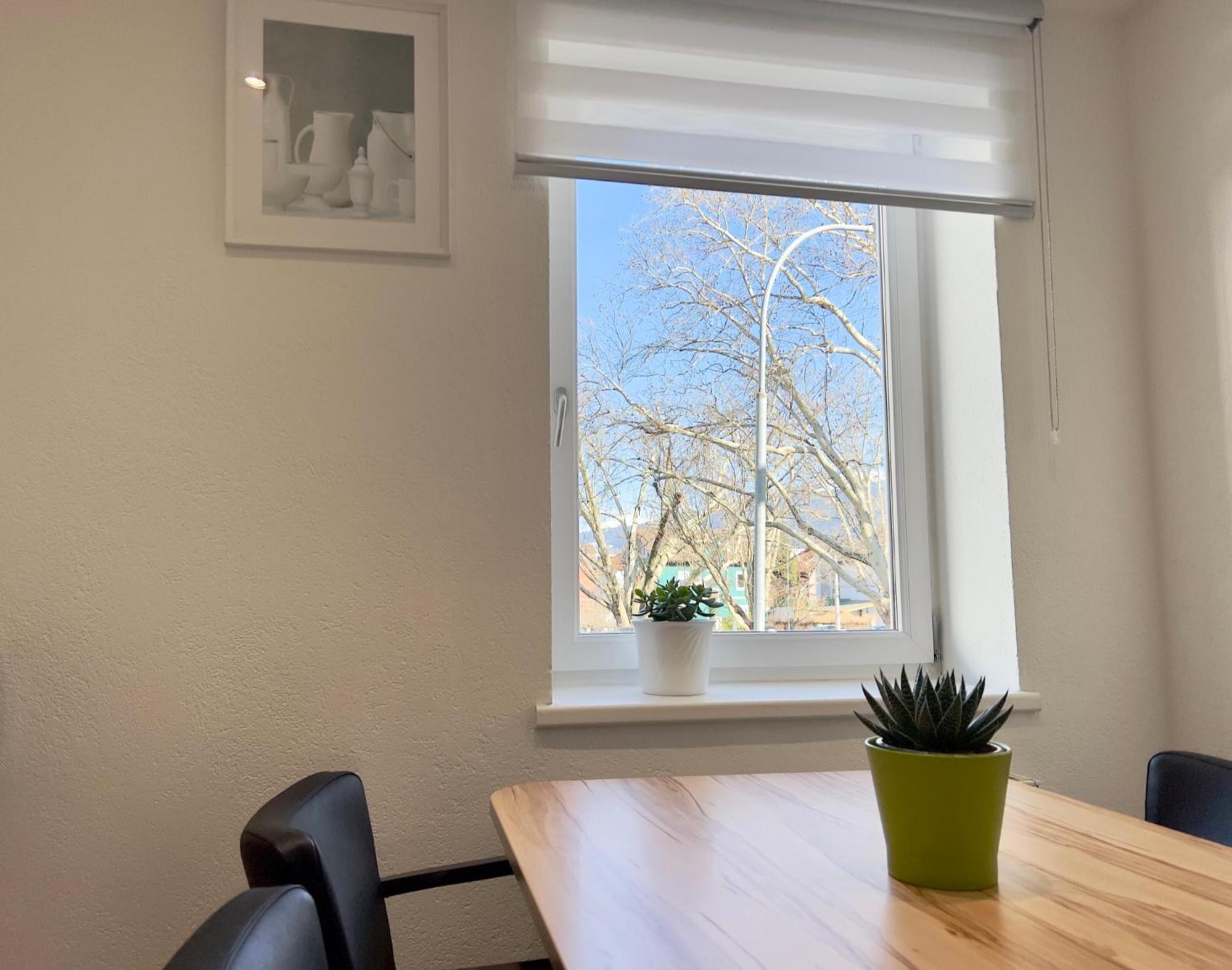 Apartment 4 Min 30 Days