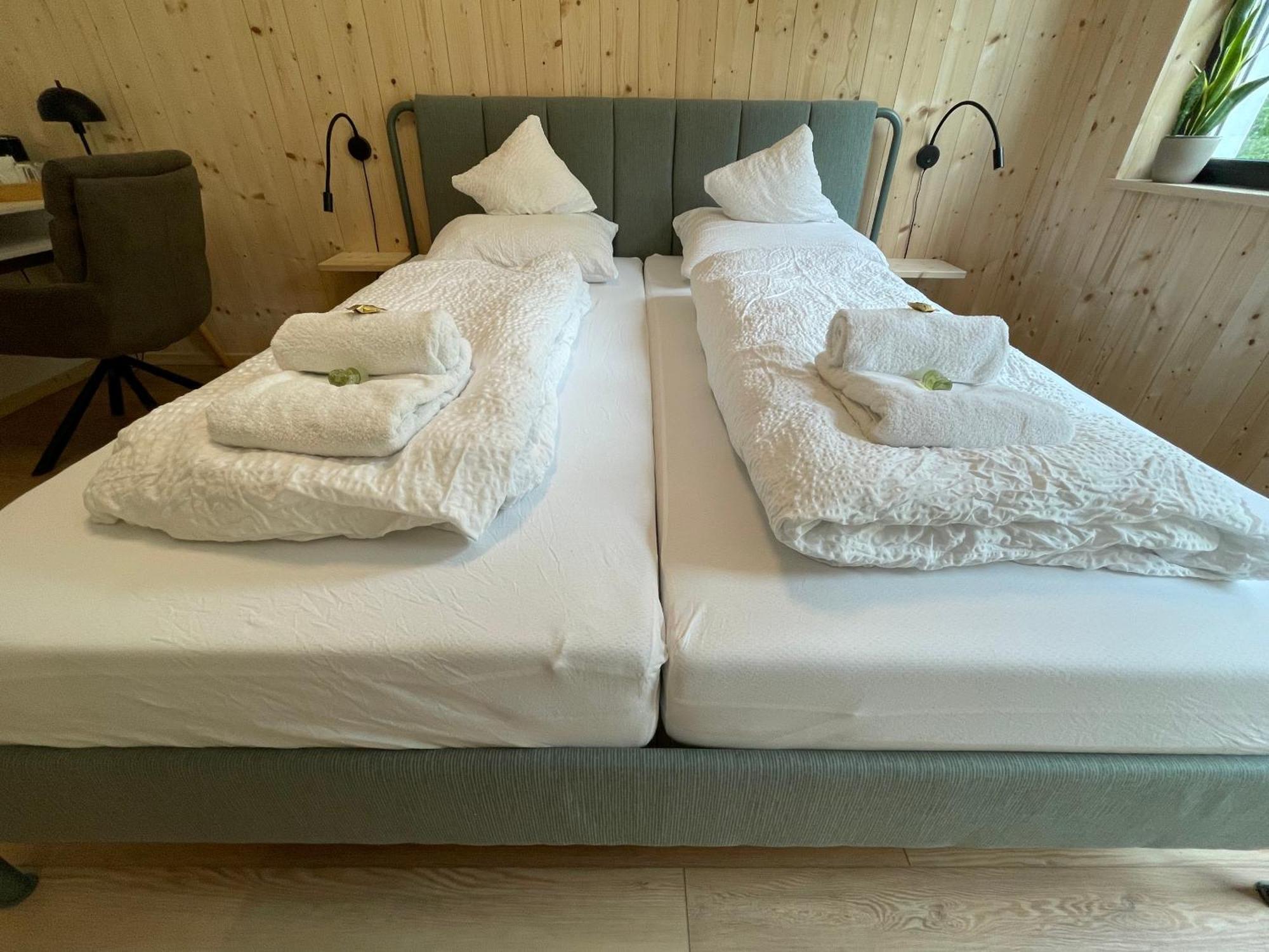 Apartment Waldblick - Neubau - Self-check-in - Kein Verkehr - Am Wald - Parkplaetze Vor Tuer - Or Double *