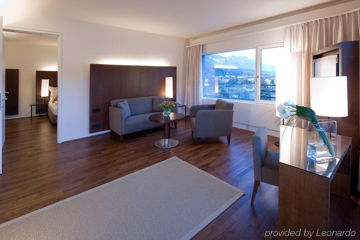 Penz West Hotel 4*