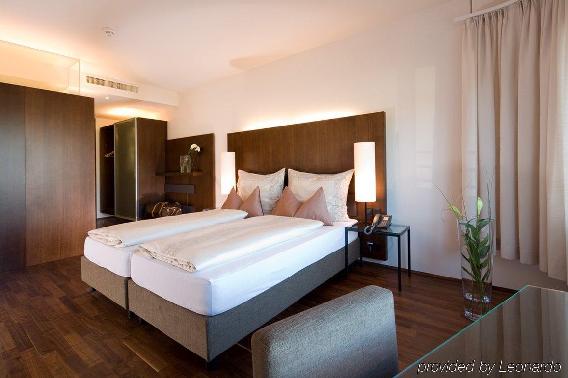 Penz West Hotel 4*