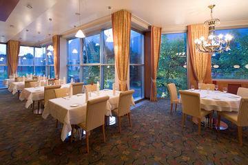 Penz West Hotel 4*