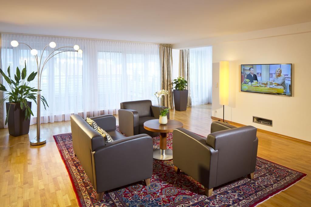 Penz West Hotel