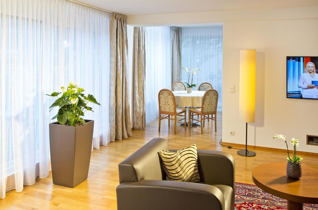 Hotel Penz West 4*