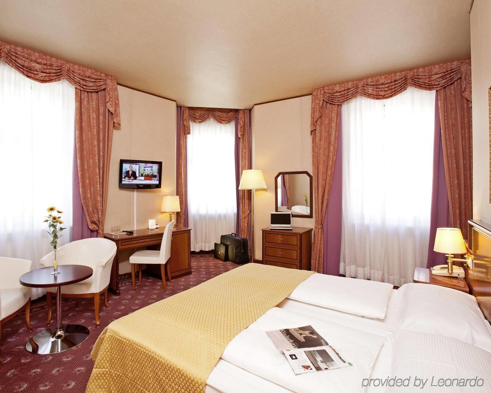 Neue Post I Self Check-in Hotel