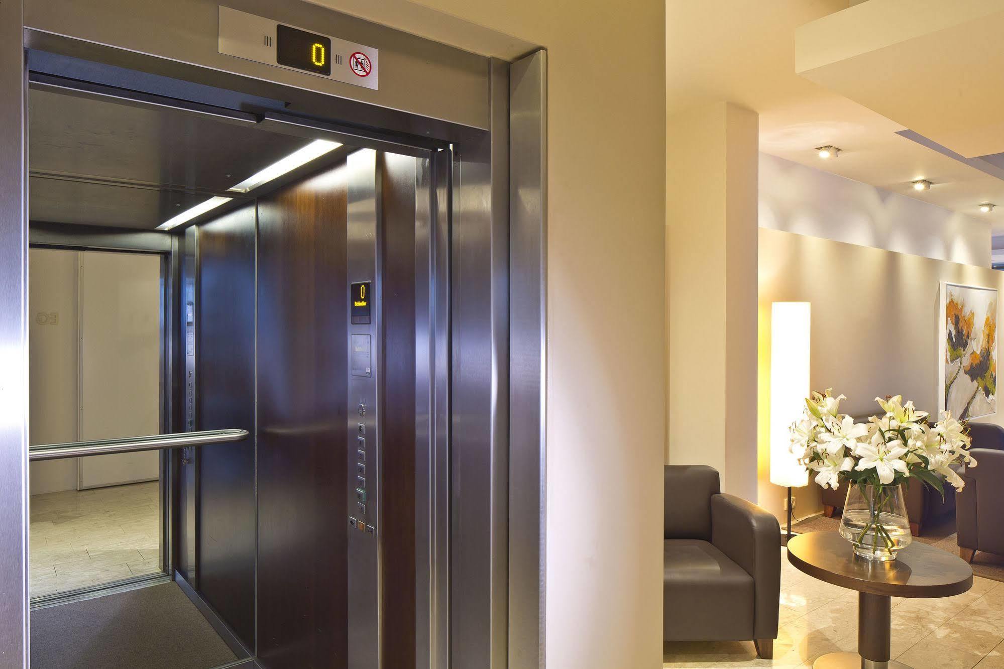 Hotel Penz West 4*