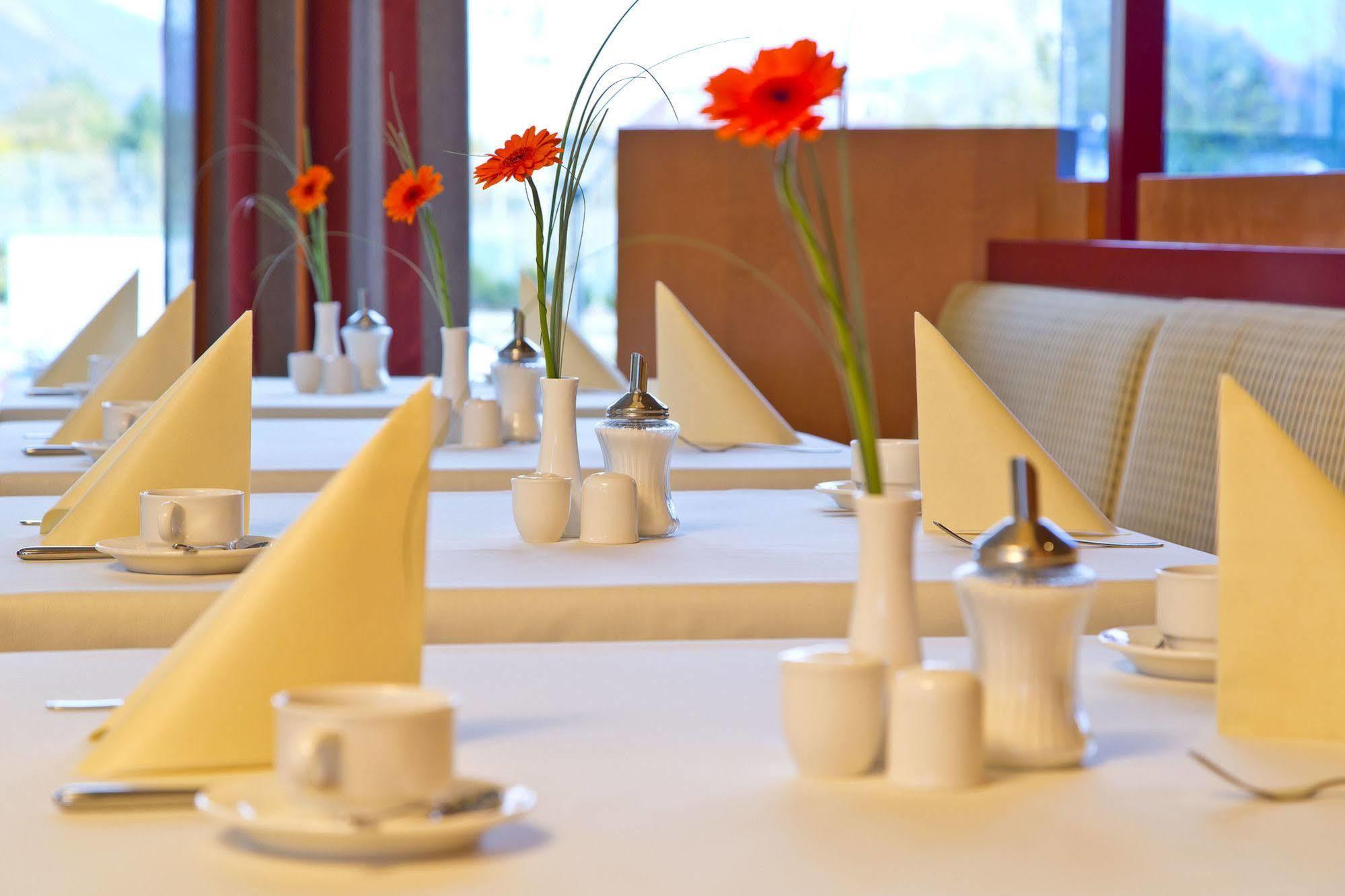Penz West Hotel 4*