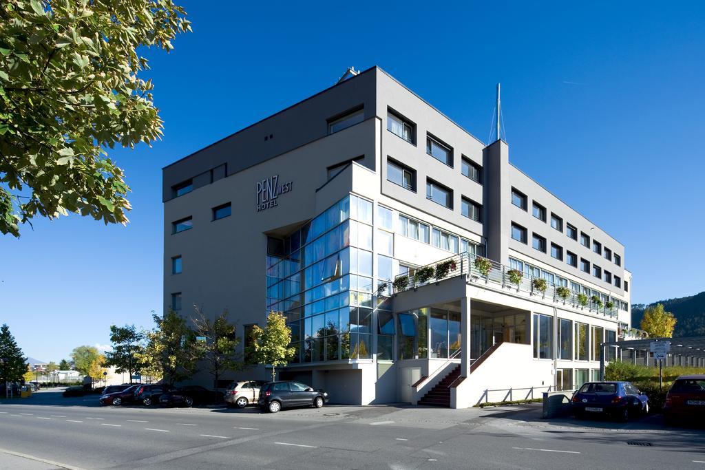 Penz West Hotel 4*