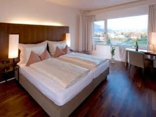Penz West Hotel 4*