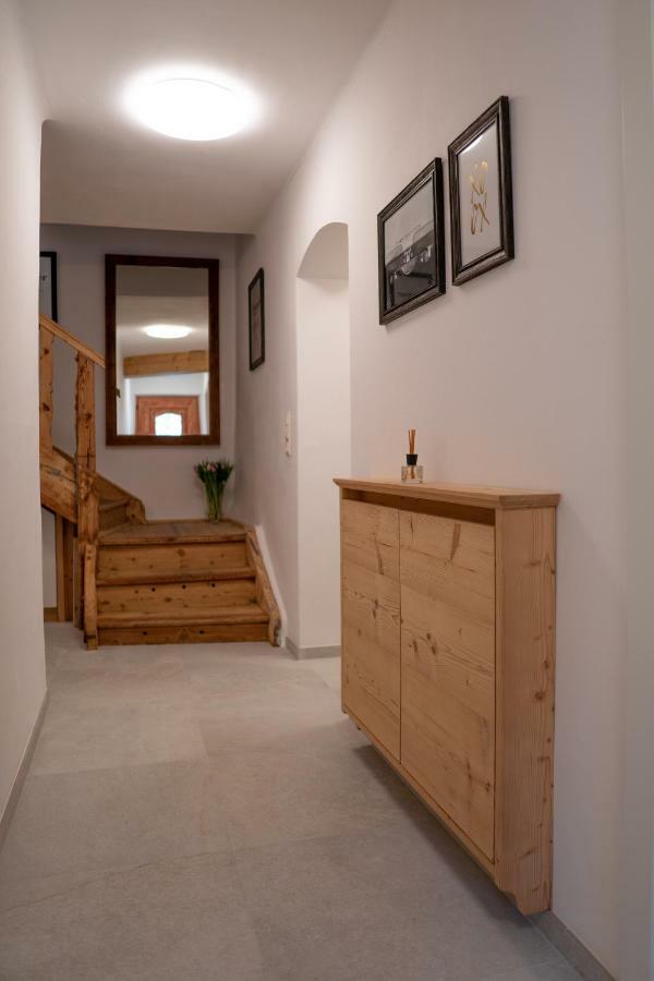 Traditionell-modernes Haus In Hoetting Vakantiehuis