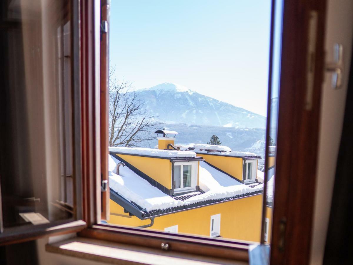 Traditionell-modernes Haus In Hoetting Vakantiehuis