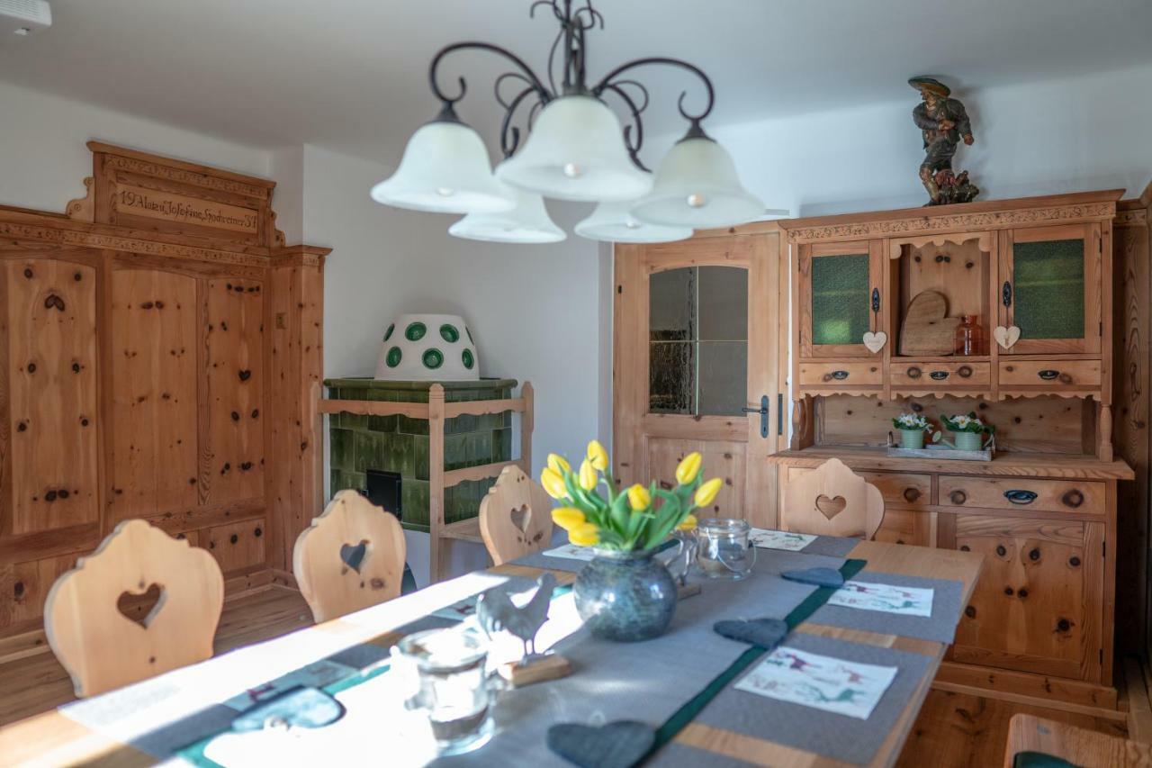 Traditionell-modernes Haus In Hoetting Vakantiehuis