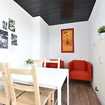 Super Central Apartment With Awesome Mountain View